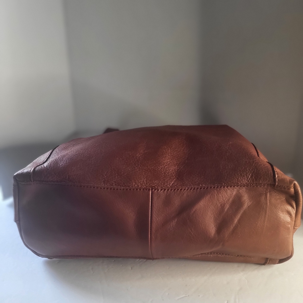 American Leather Co. Classic Brown Shoulder Bag - Picture 4 of 15